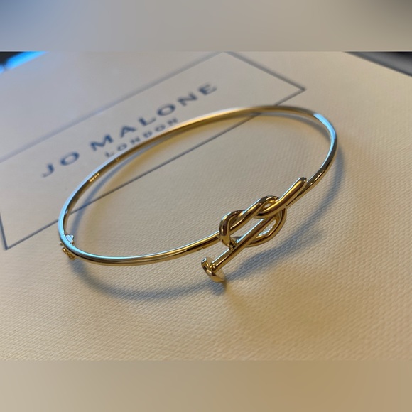 18K Real Gold Knot Bangle - Picture 8 of 15